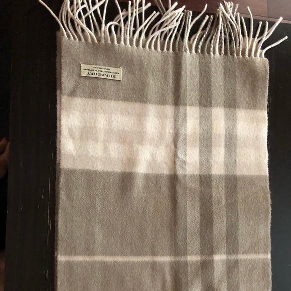 Burberry Accessories - Burberry 100% cashmere scarf.